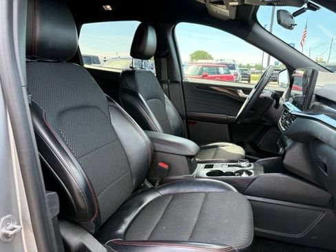 Used 2023 Ford Escape ST-Line w/ Tech Pack #1 AWD/4WD image 8