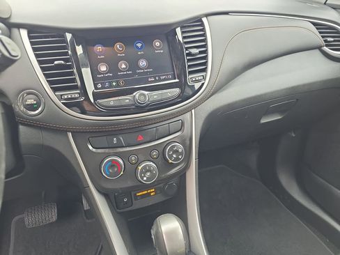 Used 2022 Chevrolet Trax LT w/ LT Convenience Package FWD image 20