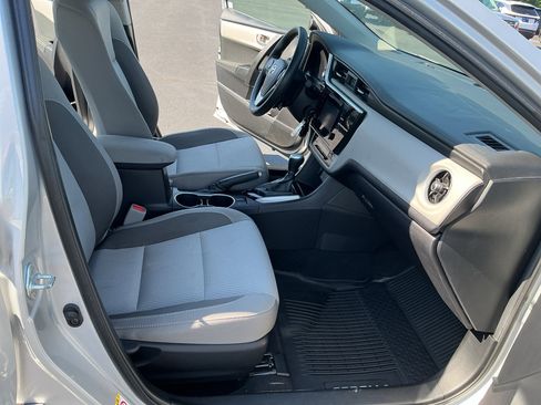 Used 2019 Toyota Corolla LE FWD image 15