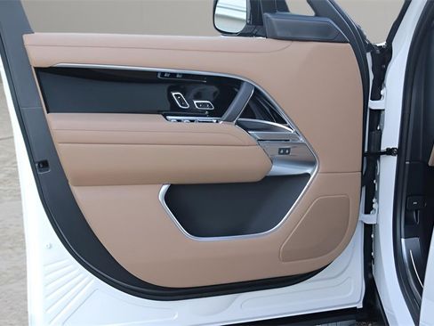 New 2026 Land Rover Range Rover SE image 10