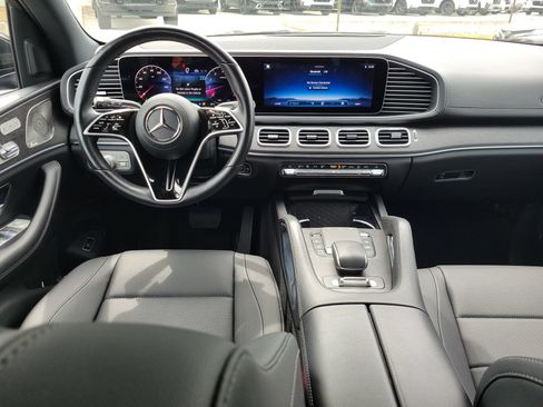 Used 2025 Mercedes-Benz GLS 450 4MATIC image 14
