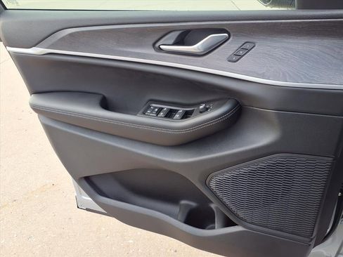 New 2025 Jeep Grand Cherokee L Limited w/ Trailer Tow Package image 17