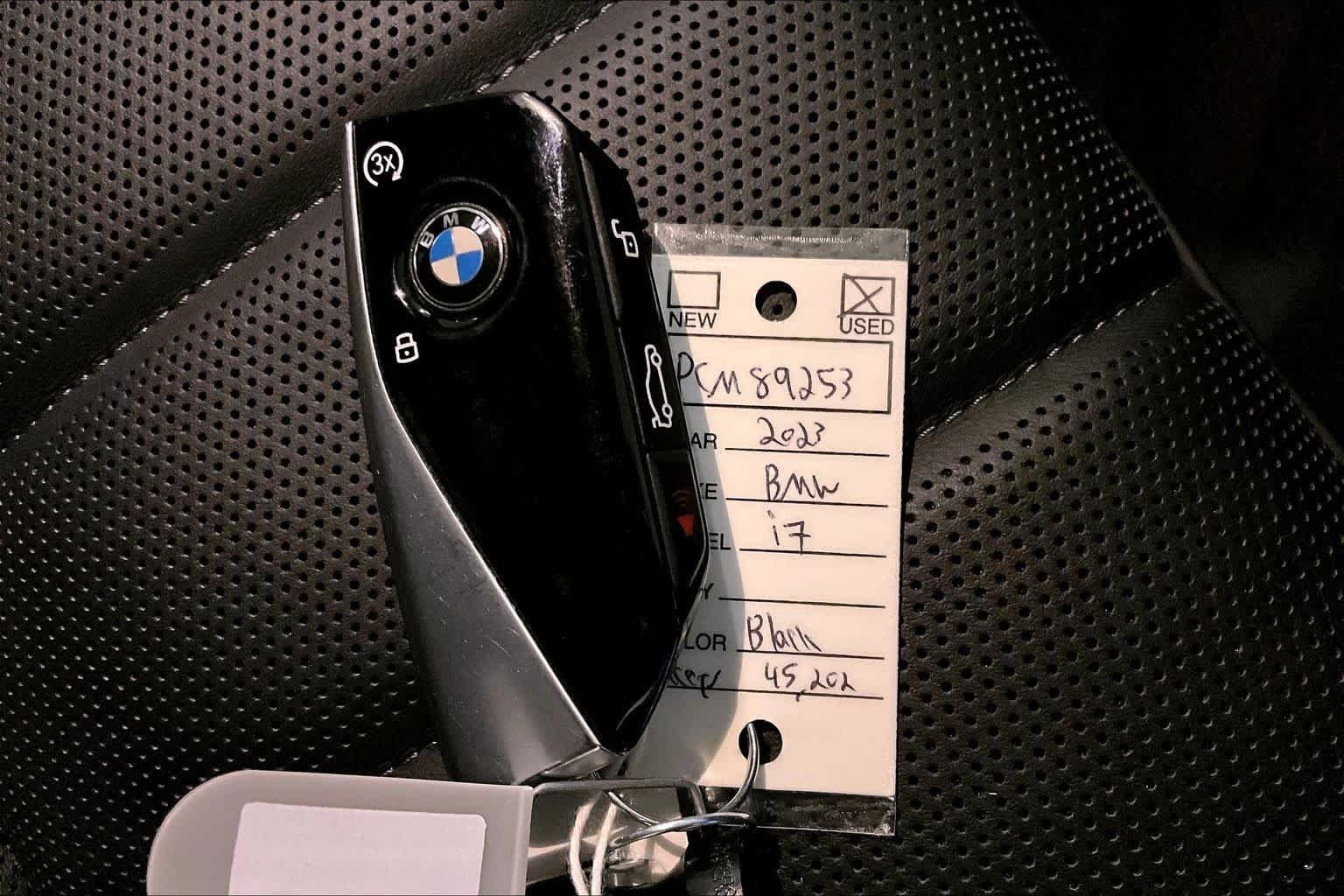 Used 2023 BMW i7 xDrive60 AWD/4WD image 14