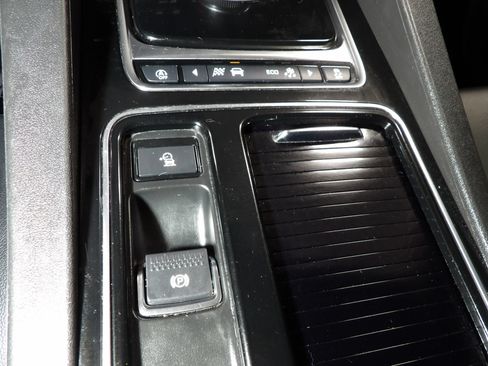 Used 2018 Jaguar F-PACE Premium AWD/4WD image 18