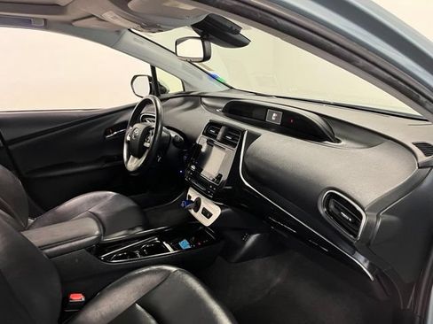Used 2017 Toyota Prius Four w/ Advanced Technology Package FWD image 11