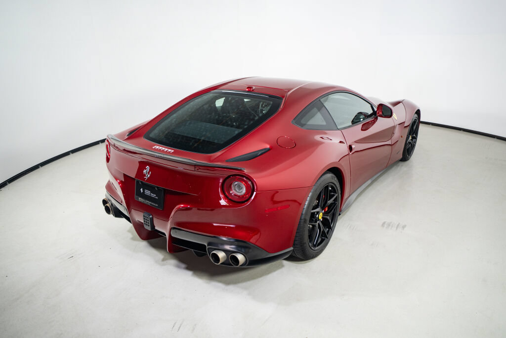 Used 2015 Ferrari F12 Berlinetta RWD image 8