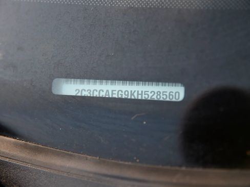 Used 2019 Chrysler 300 Limited RWD image 25