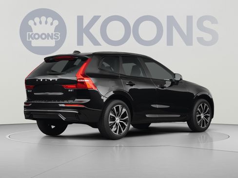Used 2024 Volvo XC60 B5 Plus AWD/4WD image 4