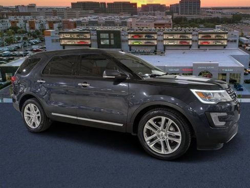 Used 2017 Ford Explorer Limited image 1