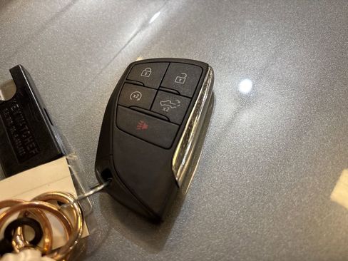 Used 2023 Chevrolet Silverado 1500 Custom image 24