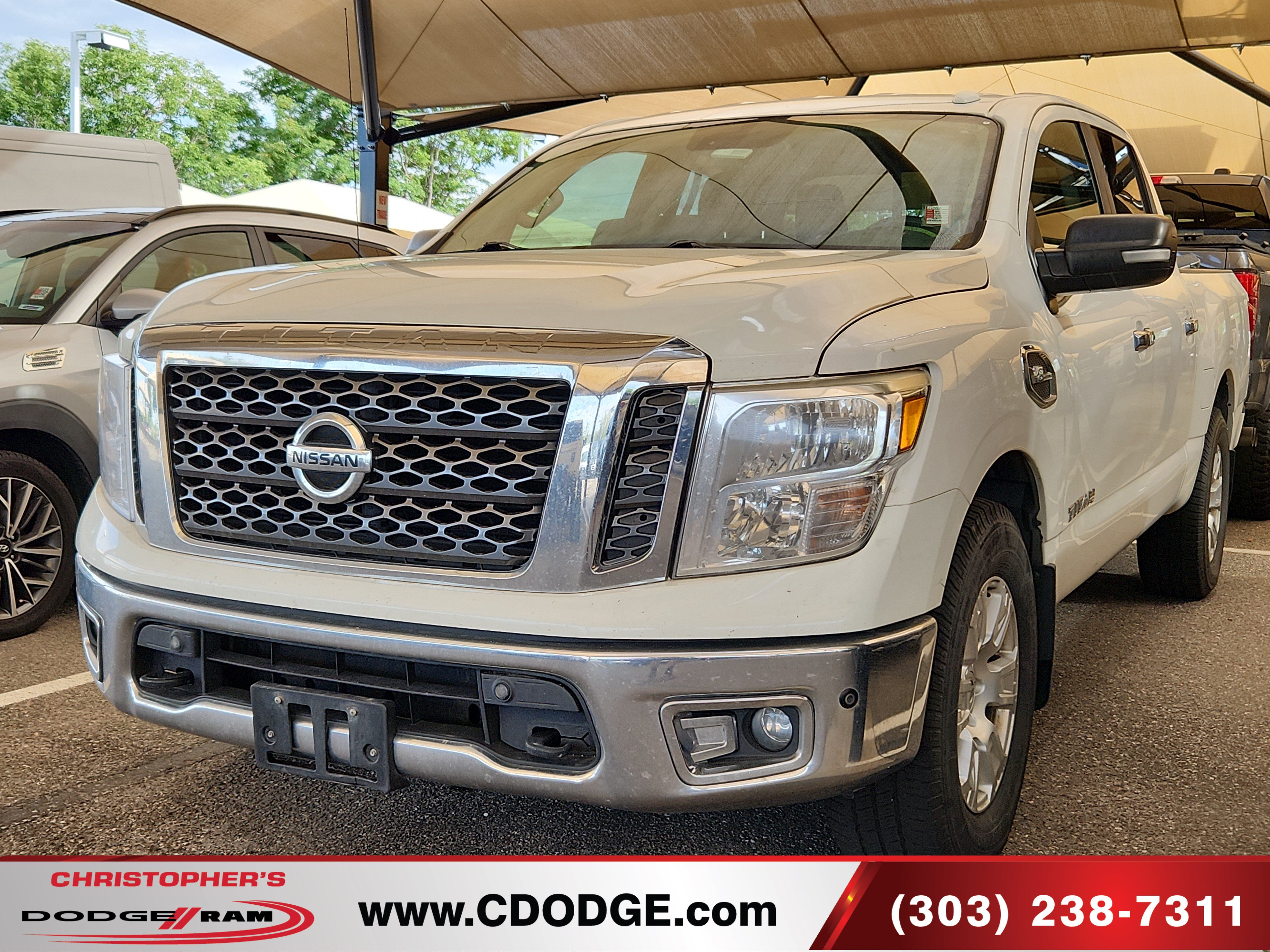 Used 2017 Nissan Titan SV AWD/4WD image 3