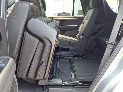 Used 2025 Chevrolet Tahoe RST w/ Sun And Tow Package AWD/4WD image 8