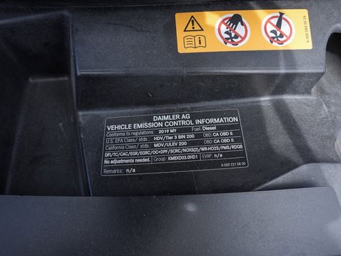 Used 2019 Mercedes-Benz Sprinter 144 image 24