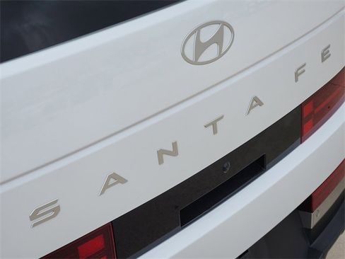 Used 2025 Hyundai Santa Fe Limited FWD image 10
