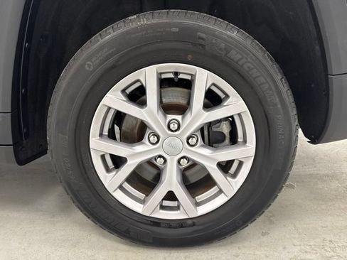 Used 2022 Jeep Grand Cherokee L Limited AWD/4WD image 40