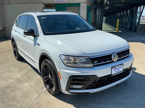 Used 2019 Volkswagen Tiguan SEL Premium R-Line AWD/4WD image 9