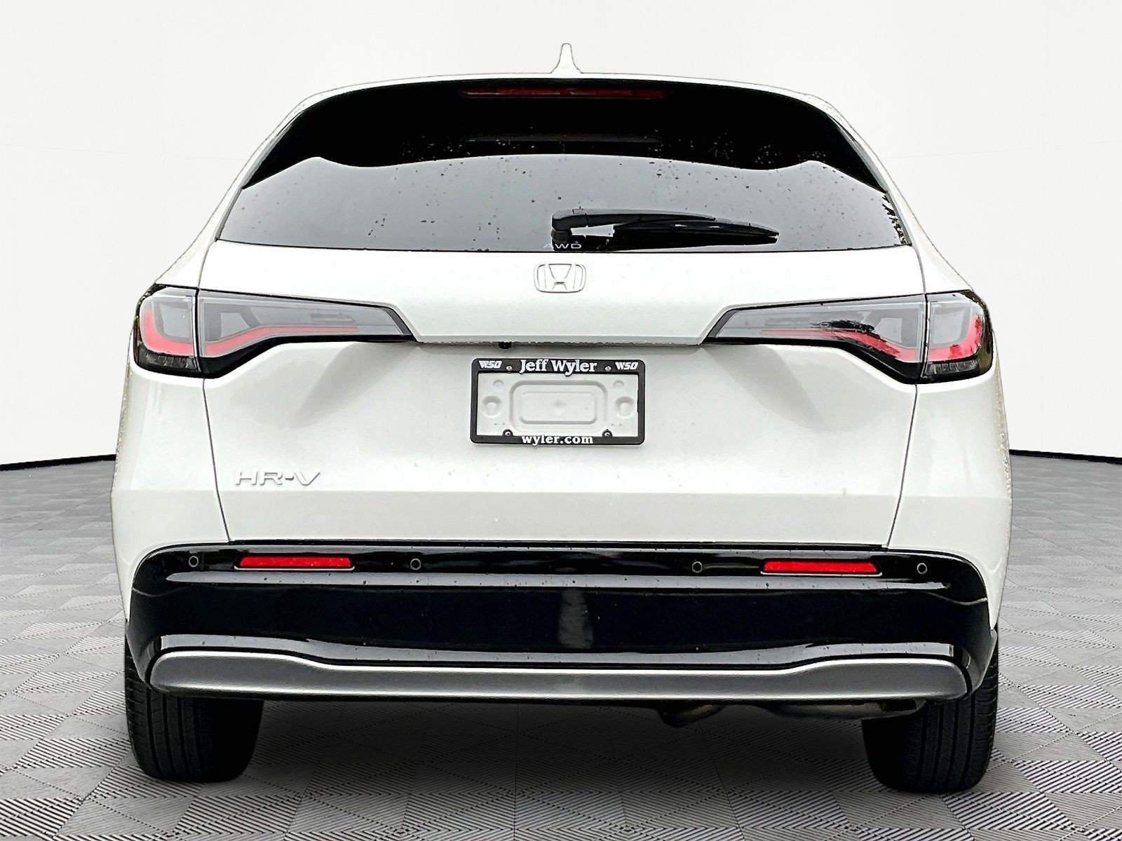 Used 2025 Honda HR-V EX-L image 5
