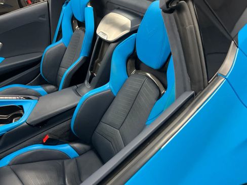 Used 2021 Chevrolet Corvette Stingray Premium Conv w/ Z51 Performance Package RWD image 29
