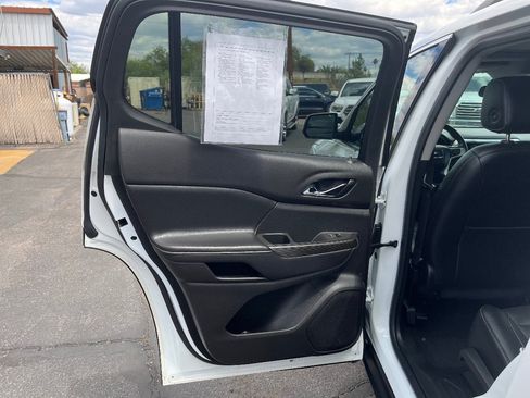 Used 2019 GMC Acadia SLT FWD image 33