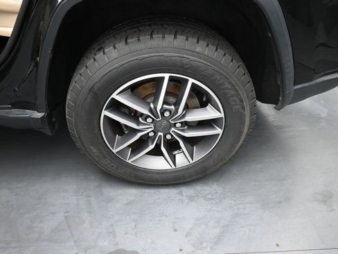 Used 2021 Jeep Grand Cherokee Limited w/ Sun & Sound Group image 17