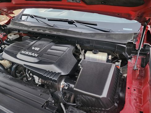 Used 2018 Nissan Titan SV w/ SV Convenience Package image 39