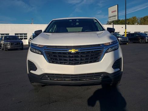 Used 2023 Chevrolet Equinox LS image 2