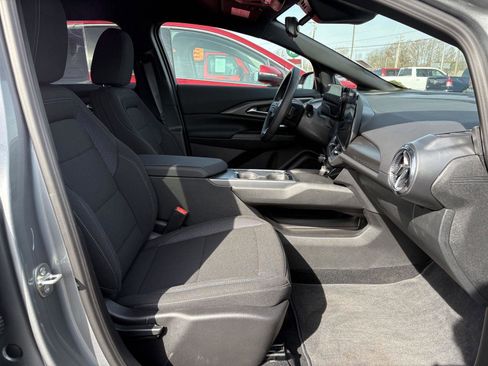 Used 2026 Chevrolet Equinox EV LT image 16