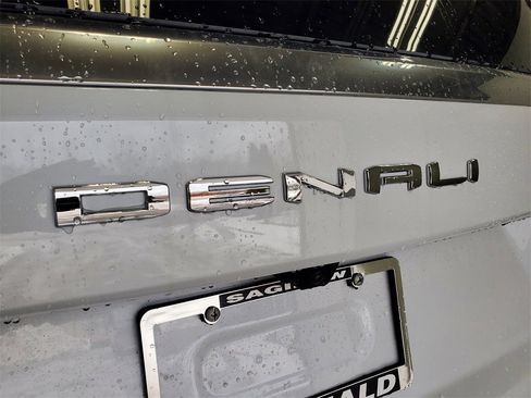 New 2026 GMC Yukon XL Denali w/ LPO, Floor Liner Package image 32