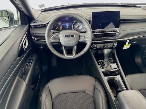 New 2026 Jeep Compass Latitude image 22