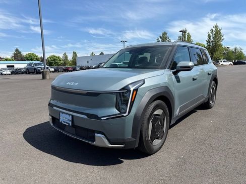 Used 2024 Kia EV9 Wind AWD/4WD image 3