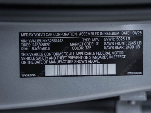 Certified 2025 Volvo XC40 B5 Ultra w/ Climate Package image 41