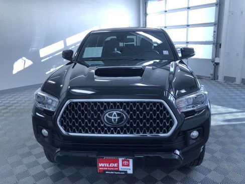 Used 2019 Toyota Tacoma TRD Sport image 9