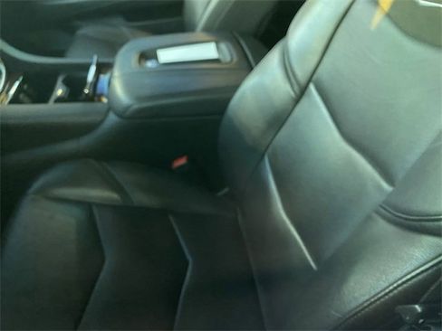 Used 2019 Cadillac Escalade ESV Premium Luxury image 9