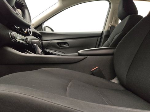 Used 2024 Nissan Sentra S FWD image 17
