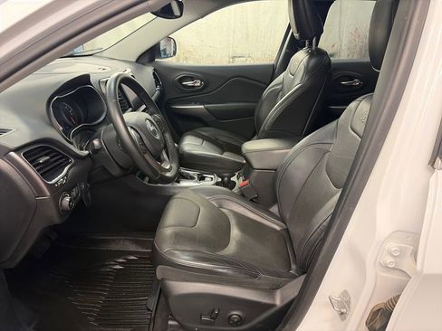 Used 2019 Jeep Cherokee Limited AWD/4WD image 14