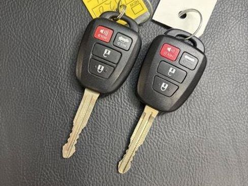 Used 2014 Toyota Corolla LE FWD image 11