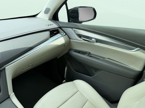 Used 2021 Cadillac XT5 Premium Luxury image 61