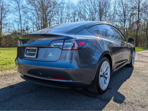 Used 2022 Tesla Model 3 Long Range AWD/4WD image 5