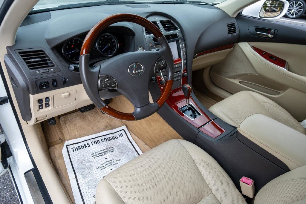 Used 2011 Lexus ES 350 w/ Preferred Accessory Package FWD image 17