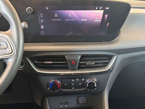 Used 2025 Buick Encore GX Preferred FWD image 17
