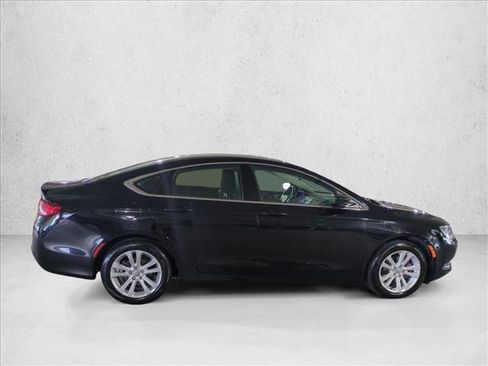 Used 2016 Chrysler 200 Limited w/ Convenience Group FWD image 4