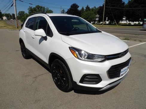 Certified 2022 Chevrolet Trax LT w/ Driver Confidence Package AWD/4WD image 7