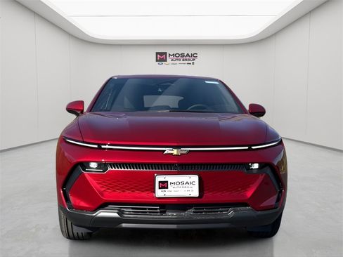 New 2026 Chevrolet Equinox EV LT image 2