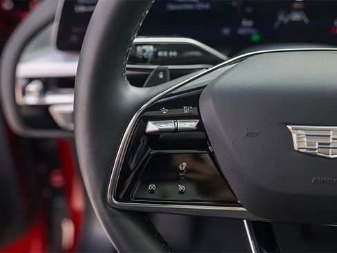 Used 2024 Cadillac Lyriq Sport image 13