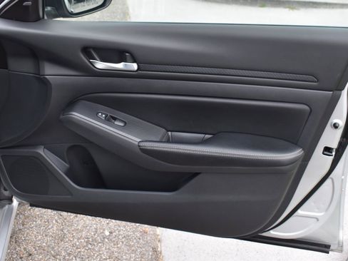 Used 2024 Nissan Altima 2.5 SV FWD image 52
