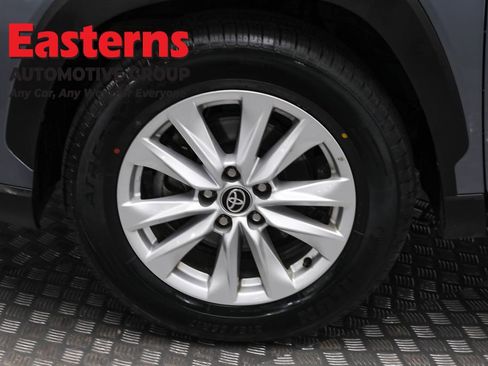 Used 2024 Toyota Corolla Cross LE image 30