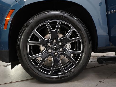 Used 2025 Chevrolet Tahoe High Country AWD/4WD image 33