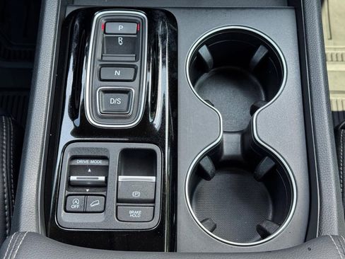 Certified 2025 Honda Pilot EX-L image 16