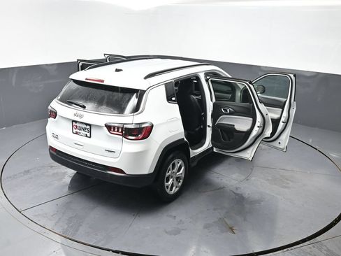 Used 2024 Jeep Compass Latitude AWD/4WD image 60