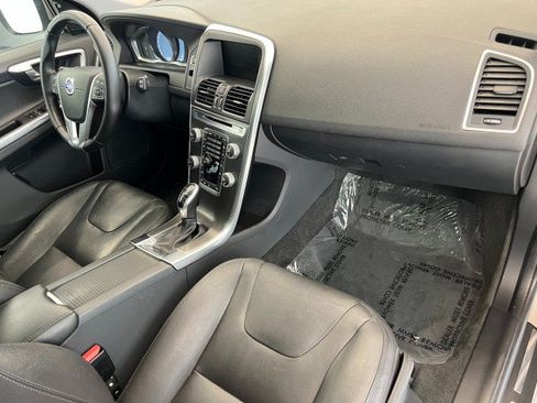 Used 2016 Volvo XC60 T6 w/ Proximity Package AWD/4WD image 16